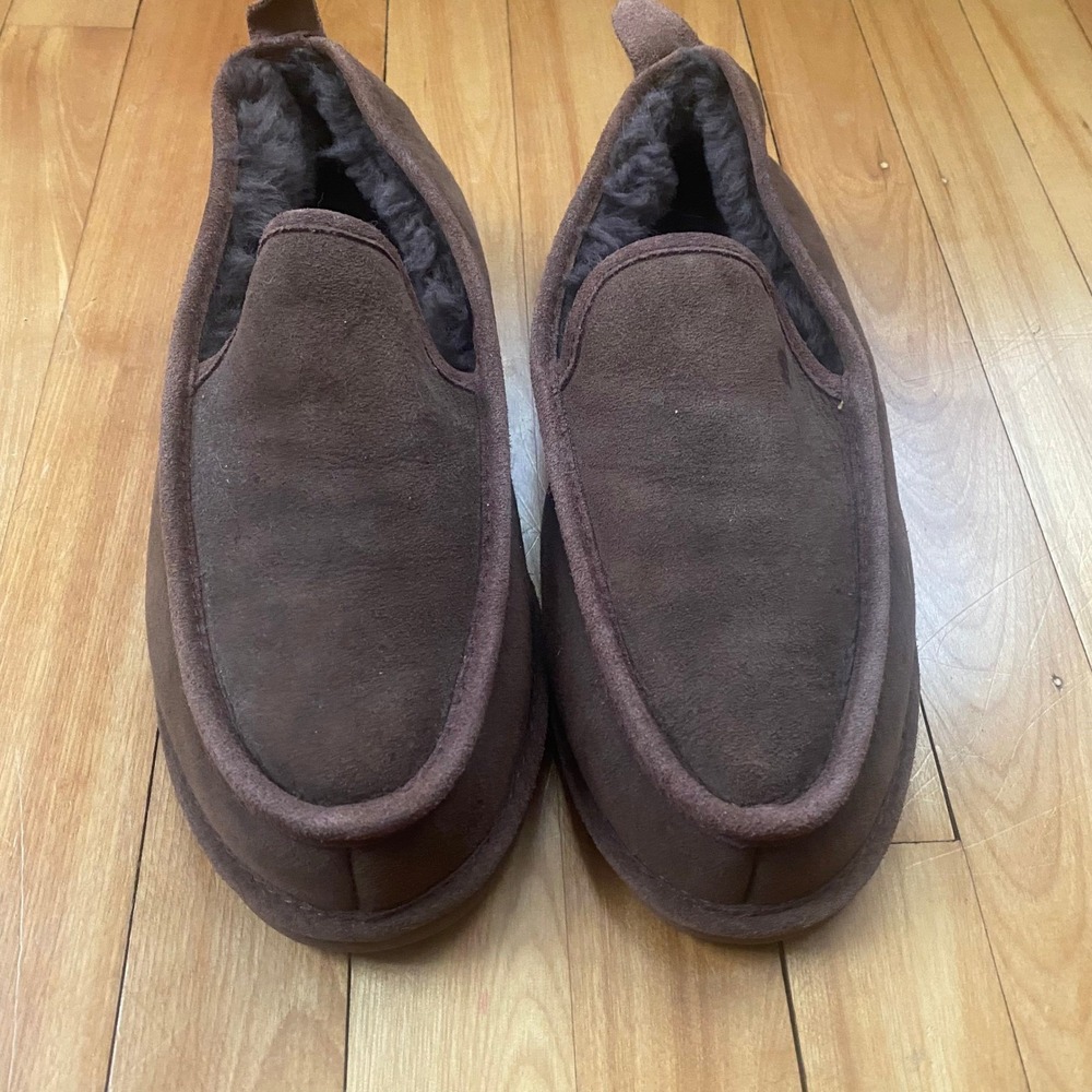 L.L. Bean Mens Brown Suede Shearling Fleece Lined Slip On Slippers. Size 9M